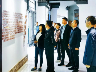 6月16日，省工商聯(lián)調(diào)研部崔明瑞部長(zhǎng)率隊(duì)甘肅省浙江企業(yè)聯(lián)合會(huì)副會(huì)長(zhǎng)蔡冠平、蘭州華能生態(tài)能源科技股份有限公司董事長(zhǎng)李強(qiáng)一行，赴會(huì)寧縣楊崖集鎮(zhèn)隴西川村考察對(duì)接鄉(xiāng)村振興清潔生活整村推進(jìn)項(xiàng)目，調(diào)研部全體干部陪